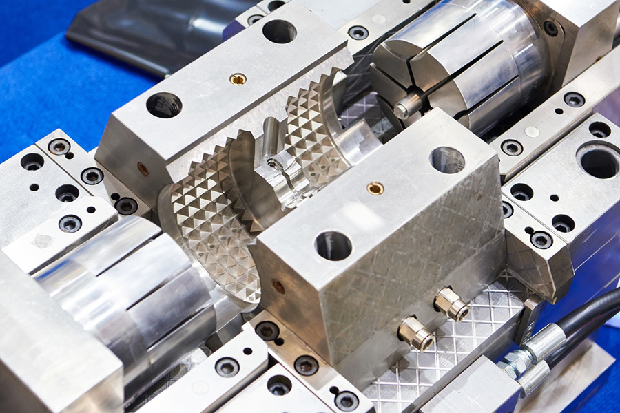 metal,molds,for,casting,plastic,parts,industrial